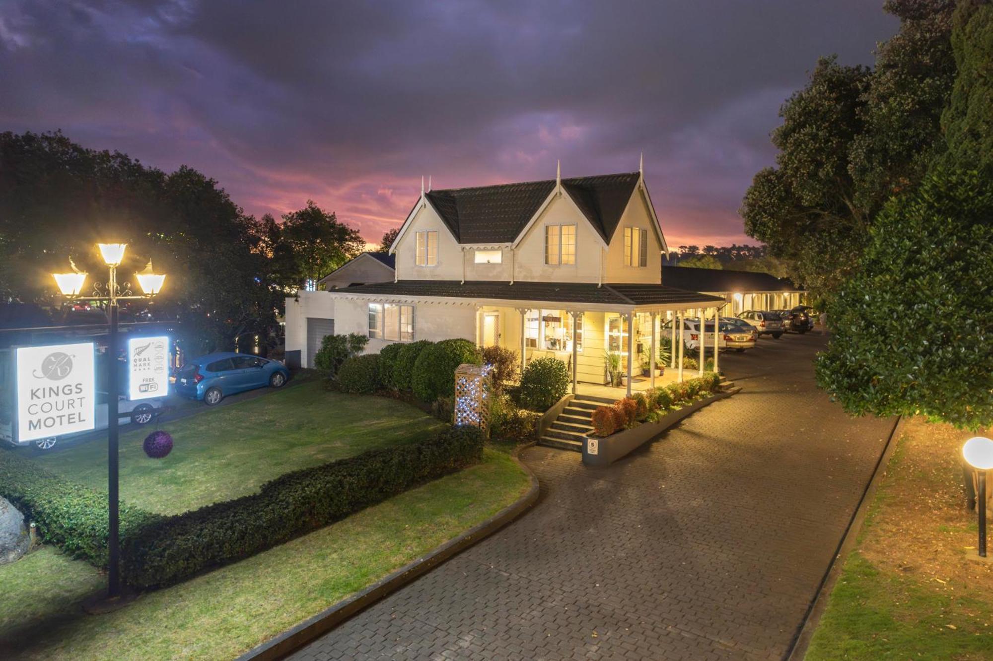 Kings Court Motel Whanganui Exterior photo